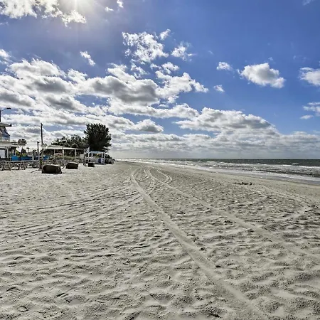 St Pete Condo With Heated Pool - Less Than 1 Mi To Beach!
